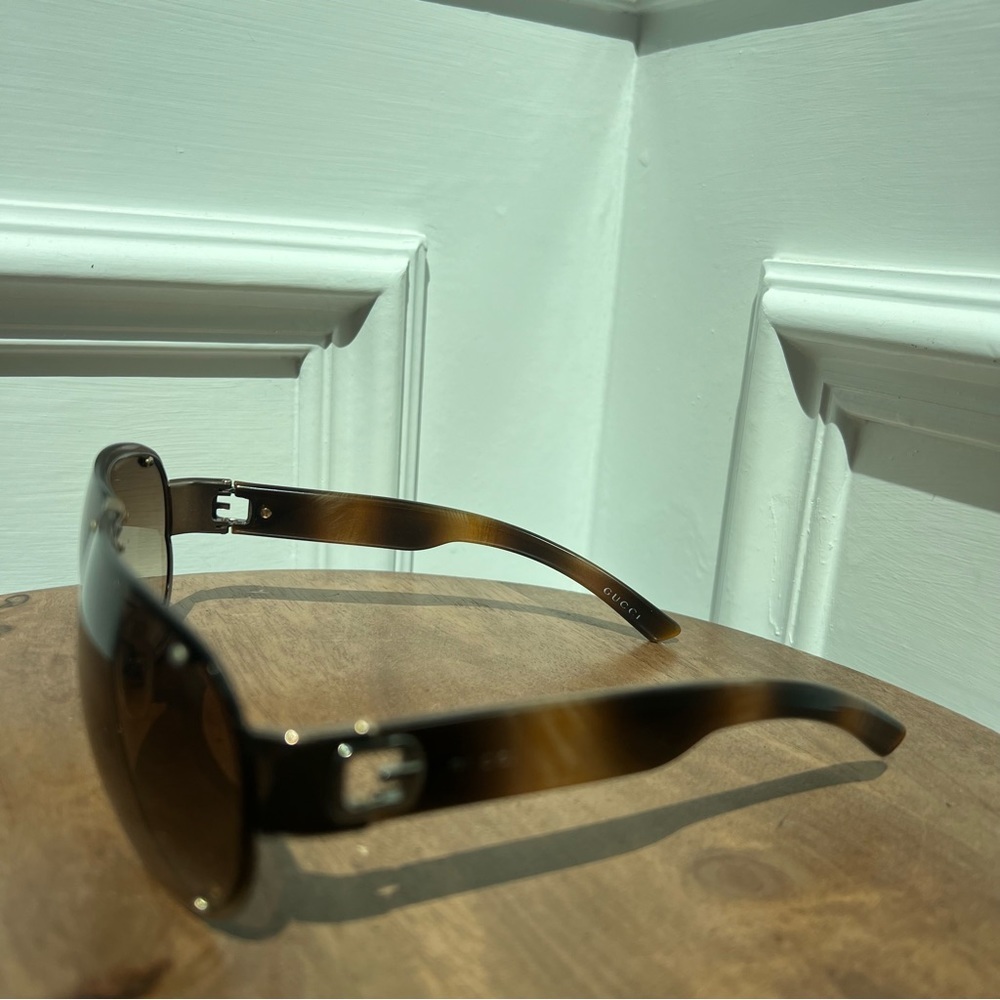 GUCCI Vintage Small Aviator Oval Sunglasses - Picture 6 of 7